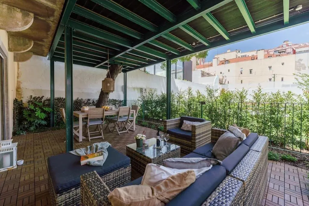 Lisbon Charm With Patio Apartment