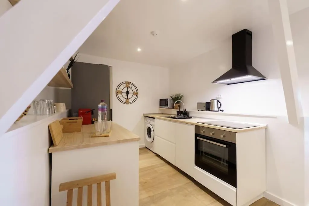 Lisbon Charm With Patio Appartement
