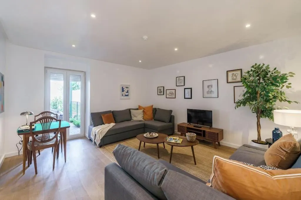 Lisbon Charm With Patio Appartement