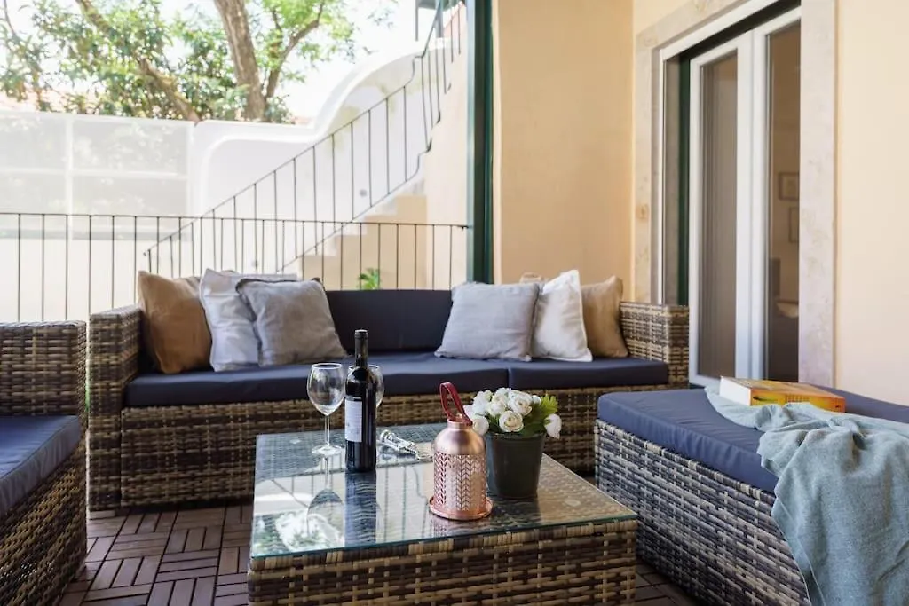 Lisbon Charm With Patio Appartement