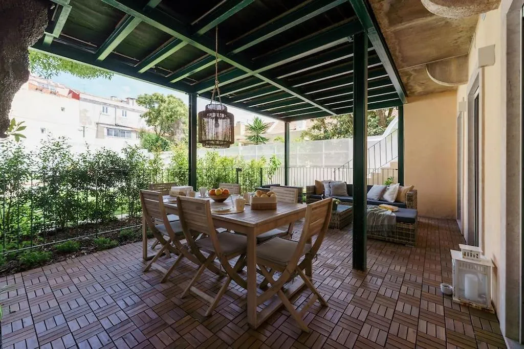 Lisbon Charm With Patio Appartement